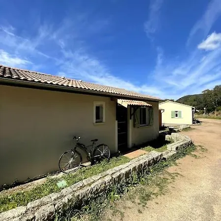 Holiday home Maison Au Calme Avec Piscine Et Climatisation