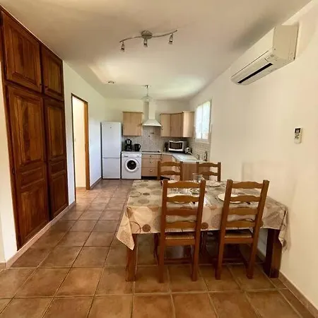 Maison Au Calme Avec Piscine Et Climatisation *