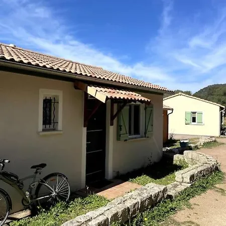 Maison Au Calme Avec Piscine Et Climatisation Holiday home *